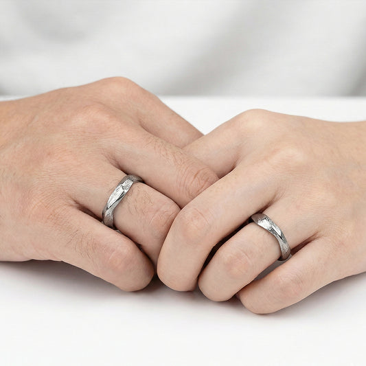 Pair of white gold twig-shaped wedding rings