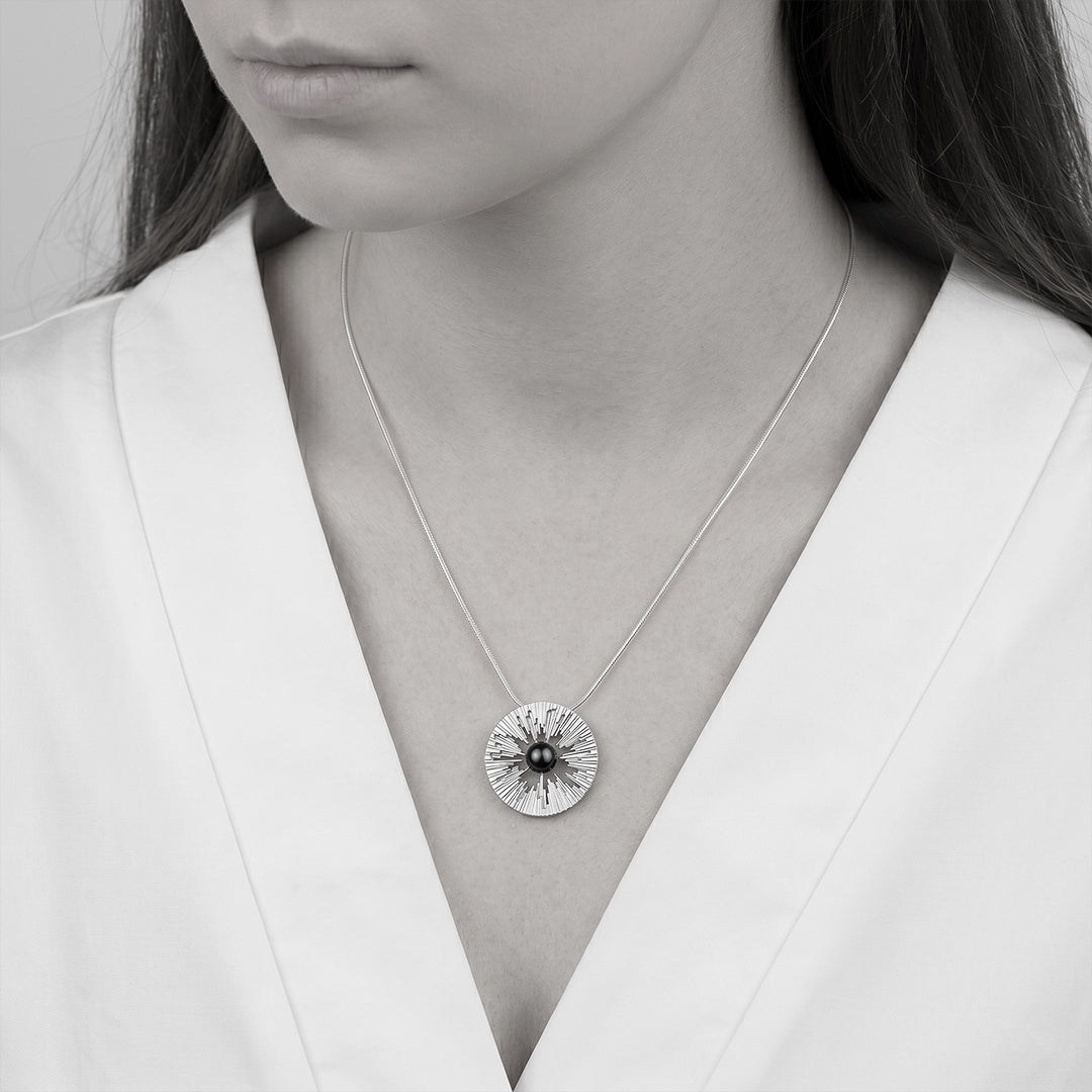 Skyline necklace sterling silver and black pearl