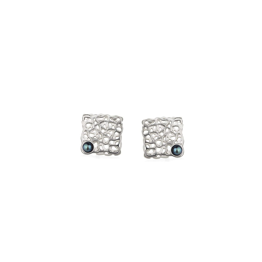 Mimesis earrings 01. Materials: Sterling silver & black pearls