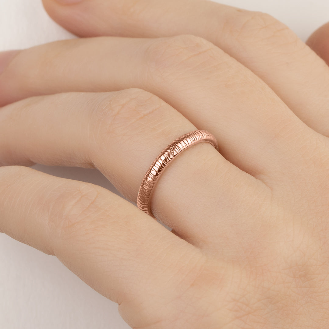 Linea_textured_rose_gold_wedding_rings