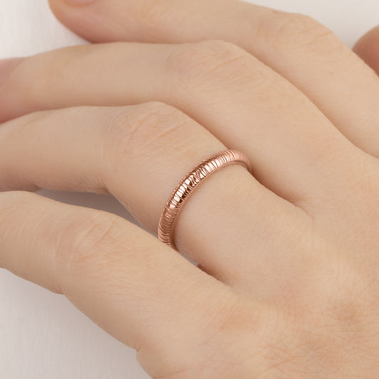 Linea_textured_rose_gold_wedding_rings