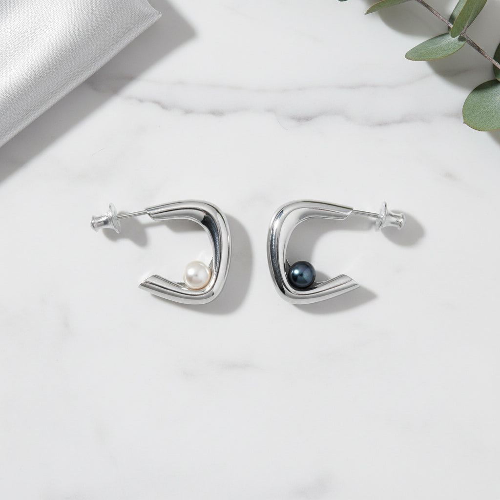 Aura earrings white gold sterling silver white black pearl