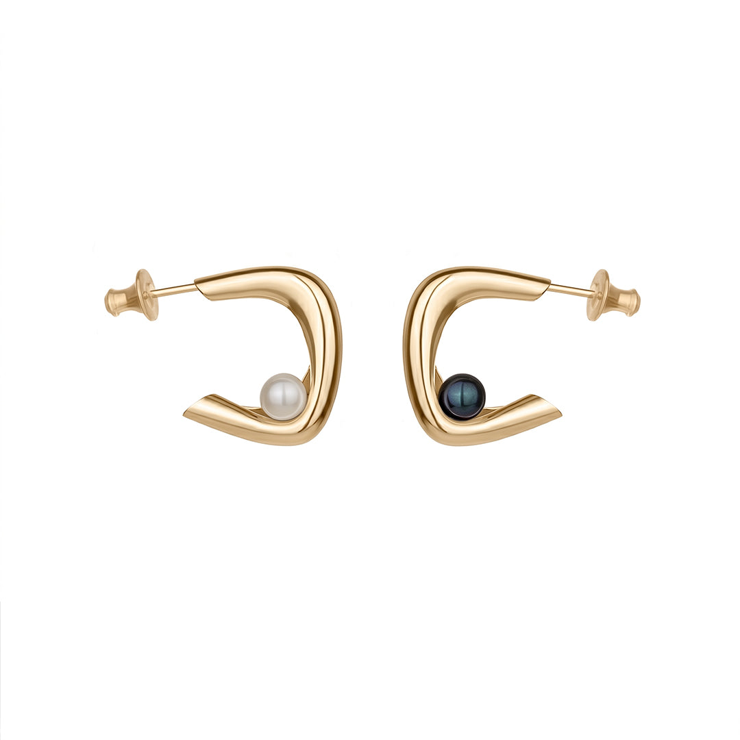 Aura earrings yellow gold white black pearl