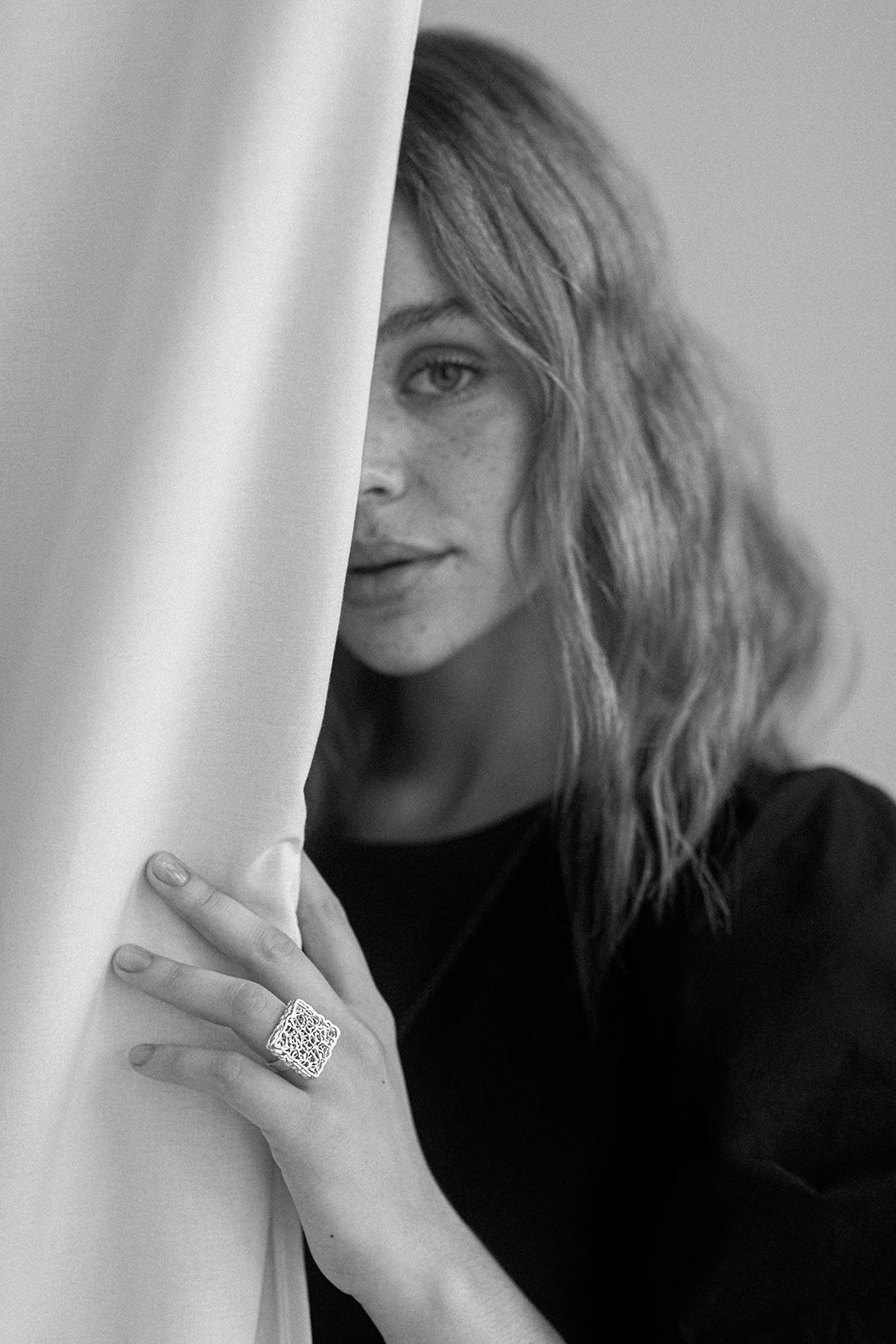 Mimesis ring 01. Materials: you can choose from Sterling silver, 14k or 18k gold (white, yellow or rose).